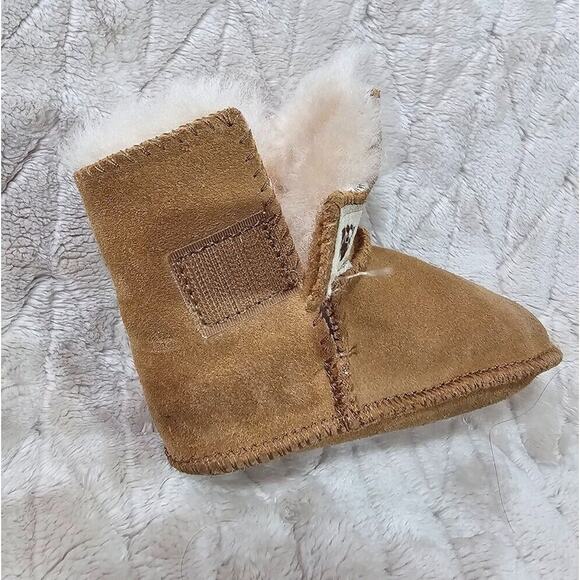 UGG Erin Baby Booties Unisex Small Leather Sherpa Lined Winter Classic Easy On - Picture 7 of 8